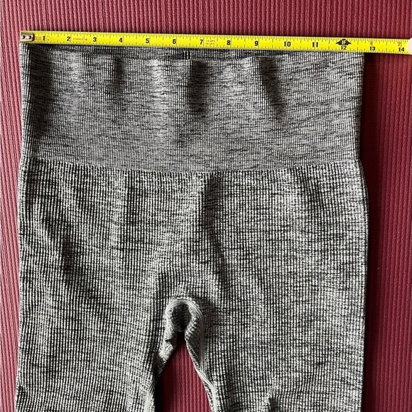 Colosie Leggings Textured Grey Size Medium Workout Yoga Exercise - Picture 7 of 9